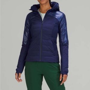 Lululemon Down For It All Jacket size 10. Night Sea (shine)